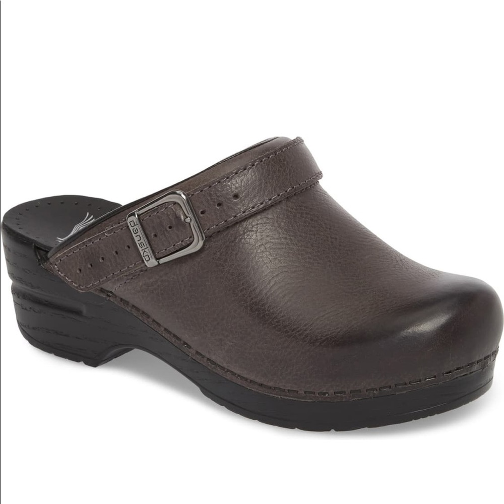 NWOT Dansko Ingrid Clogs